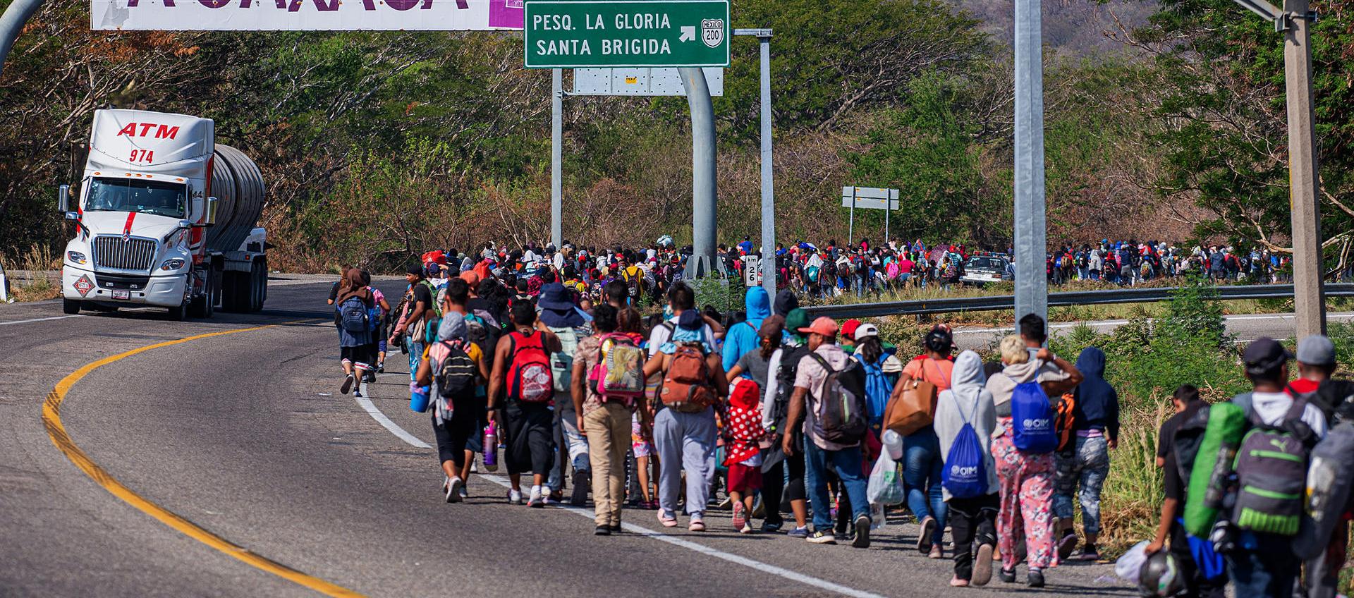 3 Mil Migrantes Se Reagrupan Avanzando En Caravana Por El Sur De México ...